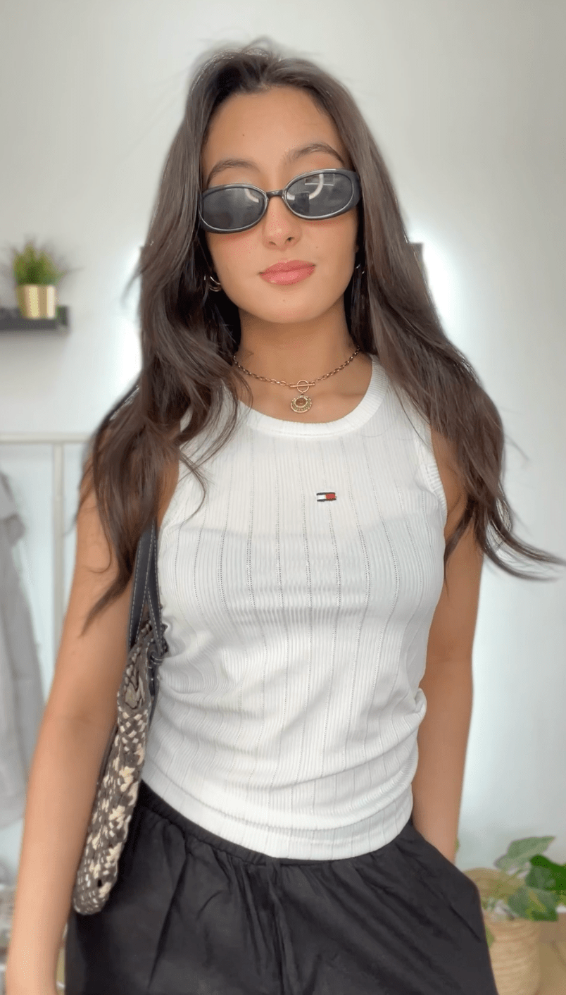 Top sans manches – Look minimal chic - LelaModa.