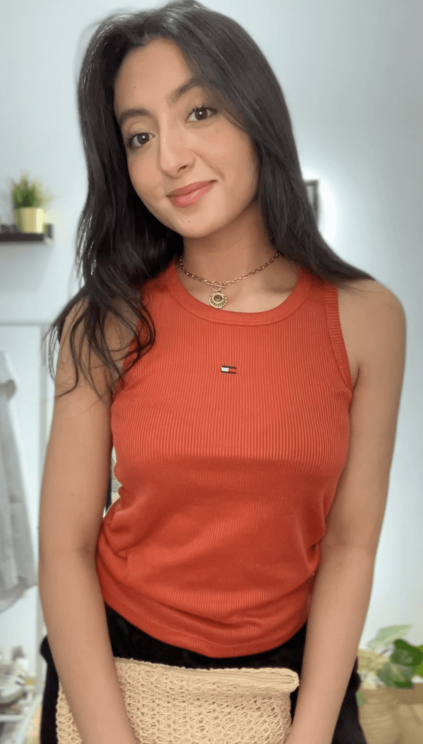 Top sans manches – Look minimal chic - LelaModa.